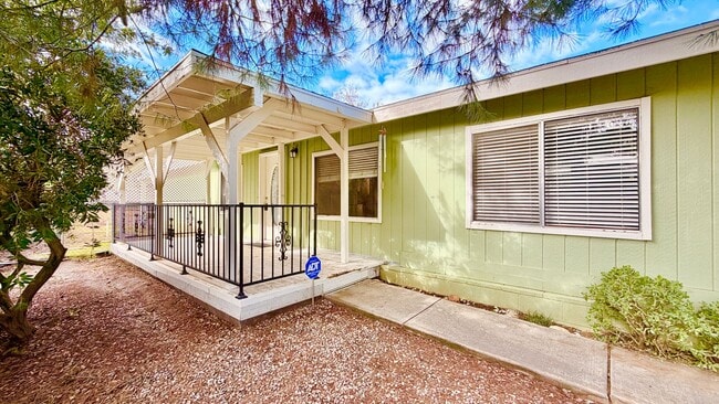 Building Photo - 33259 Homestead Ln