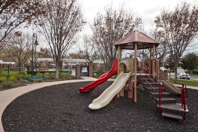 Photo - 4 bed+office-2bath in gated community