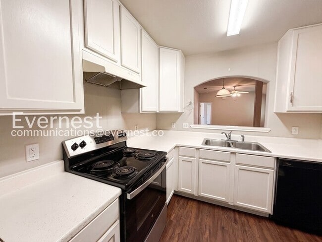 Photo - 1011 Iola Dr