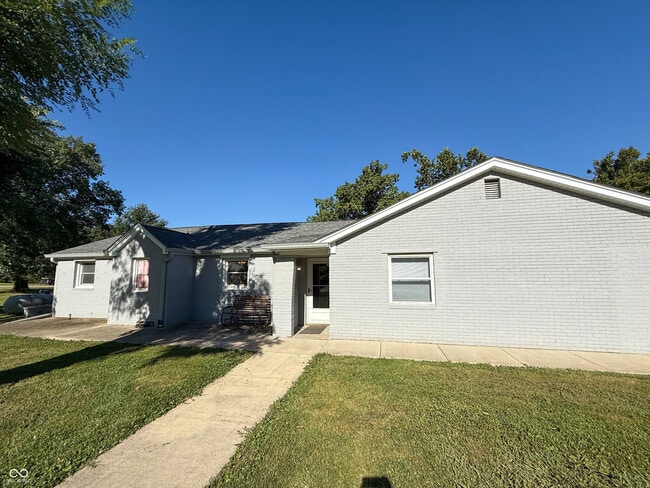 Building Photo - 902 E Bunker Hill Rd Rental