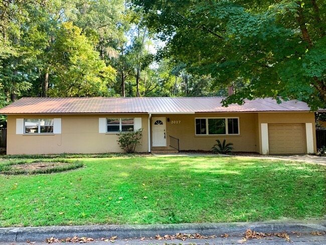 3/2 House Walking Distance to UF & Law Sch... - 3/2 House Walking Distance to UF & Law Sch...