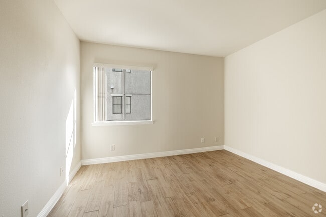 2BR, 1BA - 745SF - Bedroom