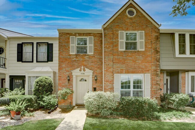 3 BD / 2.5 BR Townhome in Memorial Club co... - 3 BD / 2.5 BR Townhome in Memorial Club co...
