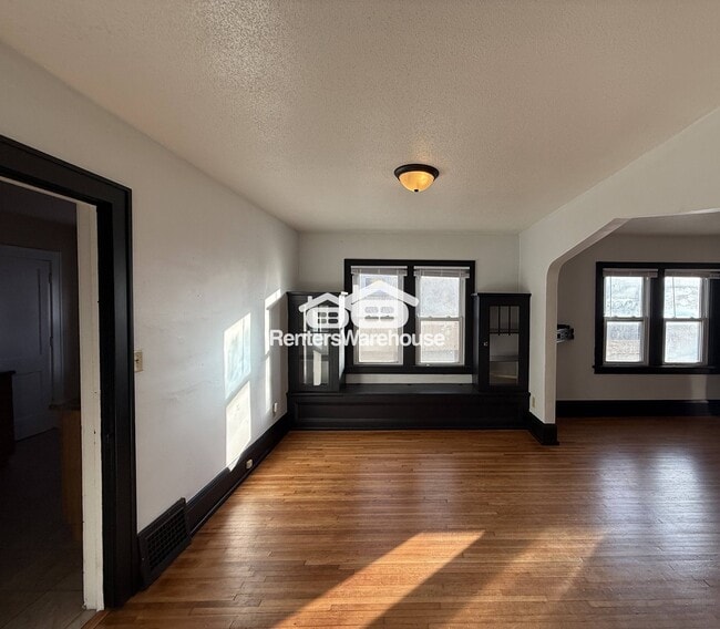 Photo - 991 Smith Ave S House