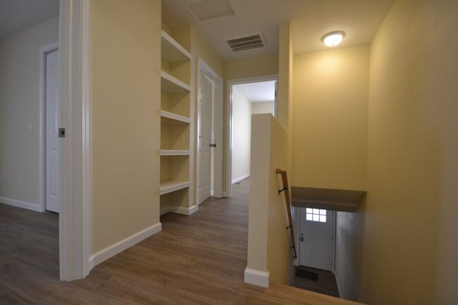 Photo - 3 Bed 1.5 Bath 4- Plex Unidad 510 N Poplar