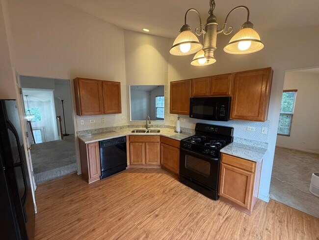 465 Metropolitan St