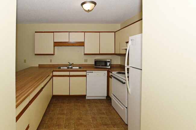 Jacobs Square Apartments - Jacobs Square Apartments