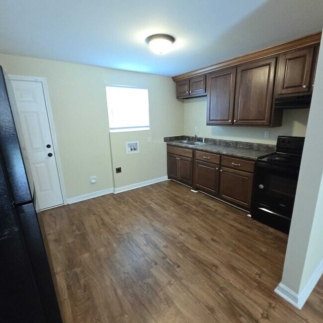 Photo - "Charming 2-Bedroom Duplex Retreat in Macon – Your Perfect Home Awaits on Woodard Avenue!" Unit 12B