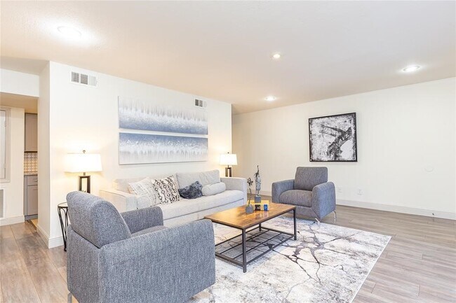 Photo - 12633 Memorial Dr Unidad 171