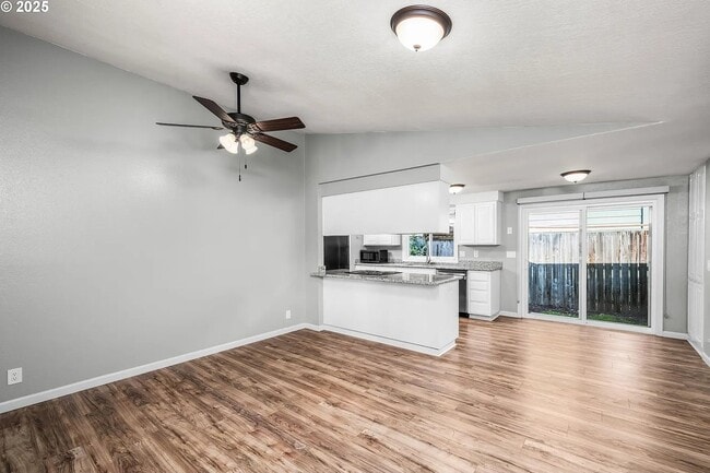 Photo - 1215 Cedar Ridge Dr