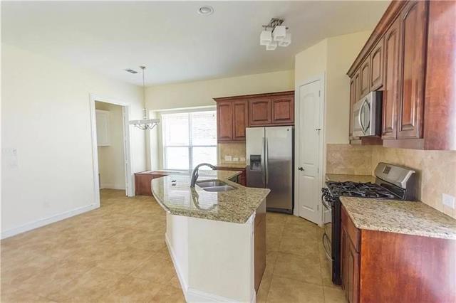 Photo - 2600 Almanzor Avenue