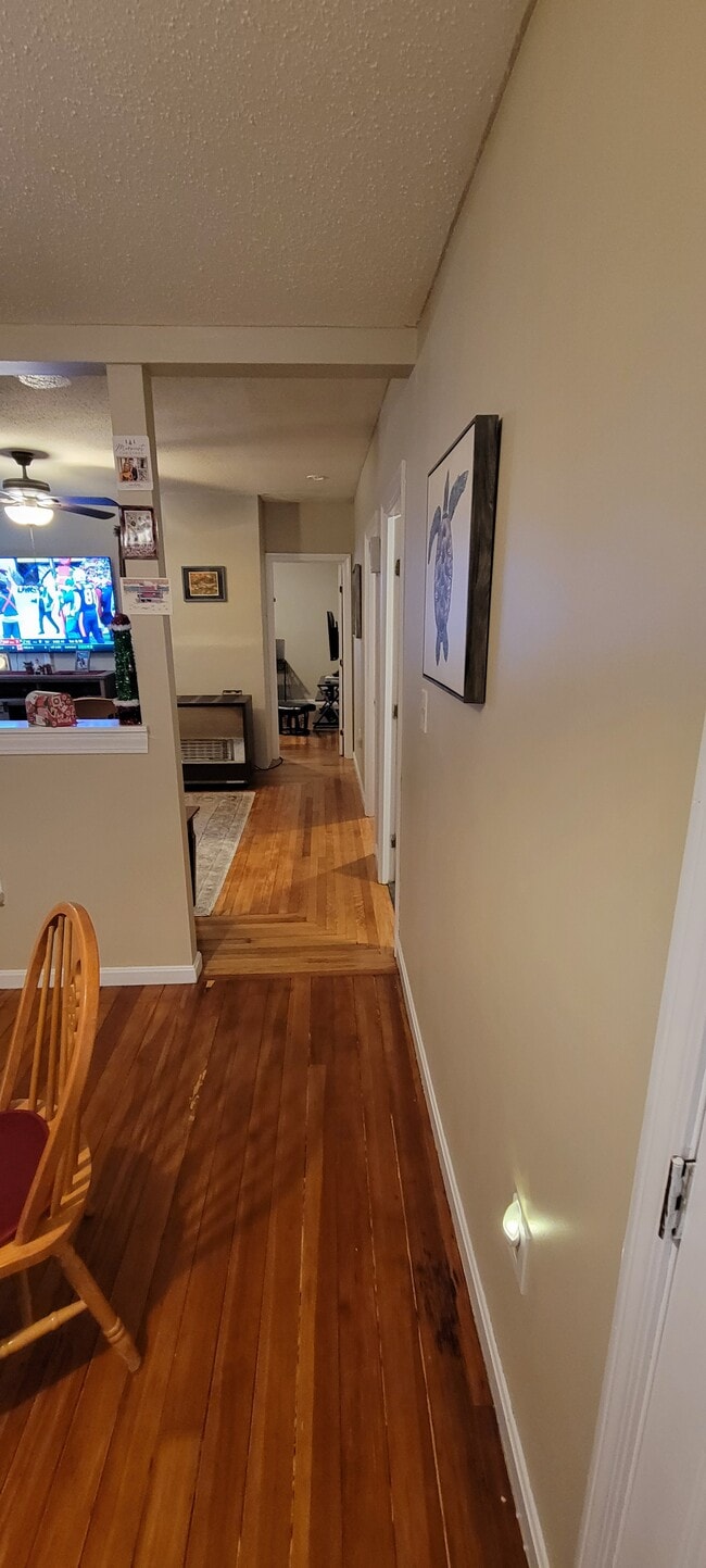 Dining area - 811 Walnut St Unit 2
