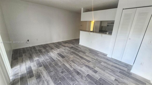 Photo - 410 S Park Rd Unidad 1-110