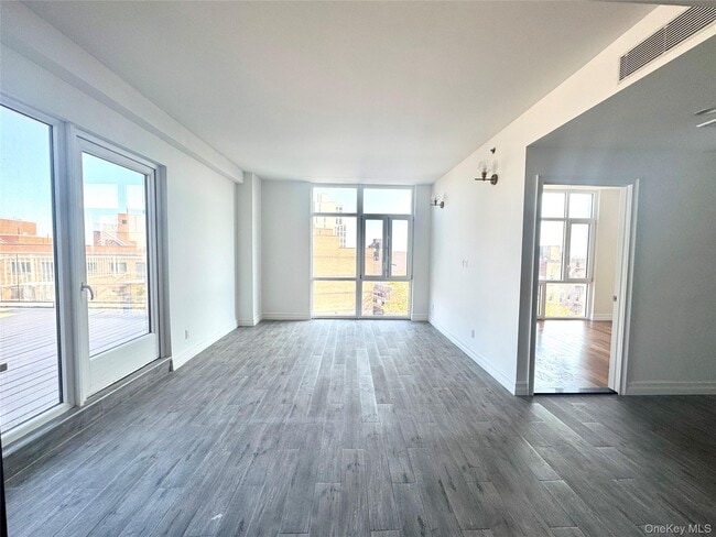 Photo - 65-18 Austin St Unit 8A