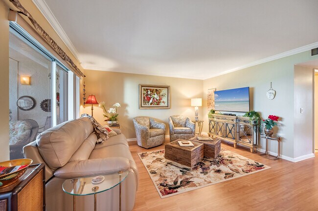 Photo - 3500 Gulf Shore Blvd N