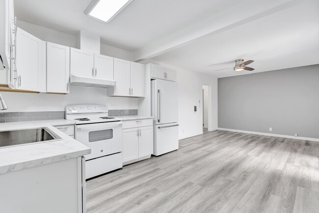 Building Photo - Palm View Village Hawthorne Rental