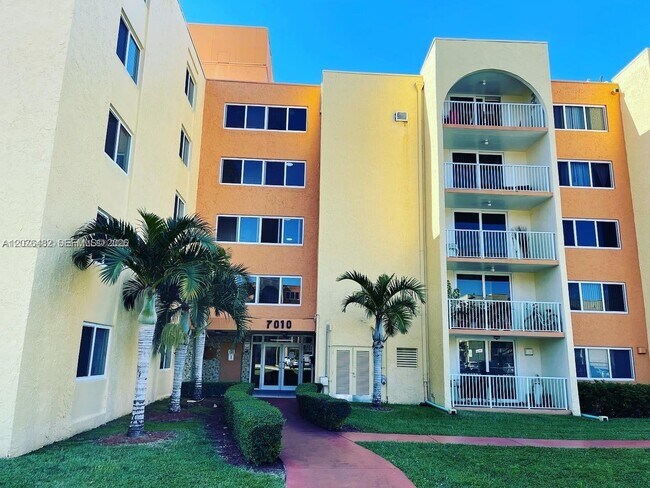 7010 NW 186th St Unidad 5-506