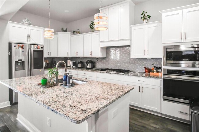 Photo - 4702 SW Lilly St