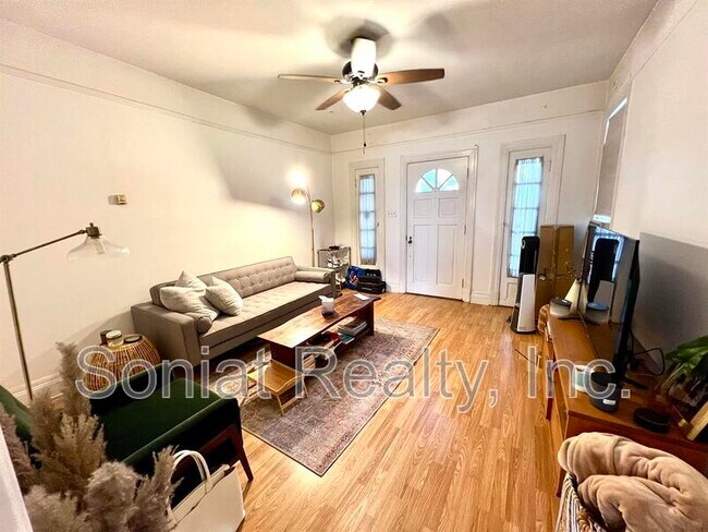 Photo - 5707 Rosemary Pl