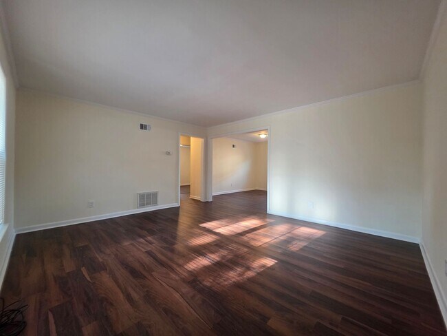 Photo - Bull St Unidad 2