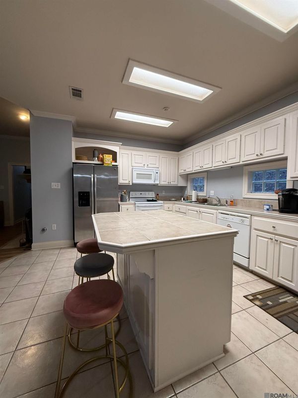 Photo - 5545 Ducros Dr