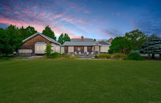 Photo - 558 N Roast Meat Hill Rd