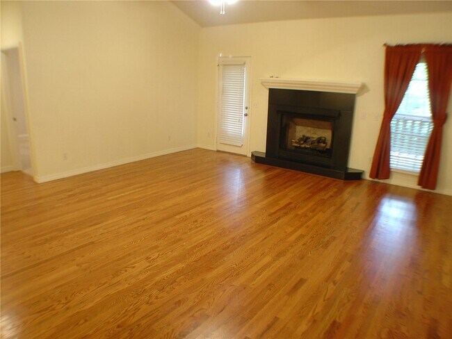 Photo - 73 Merritt Dr