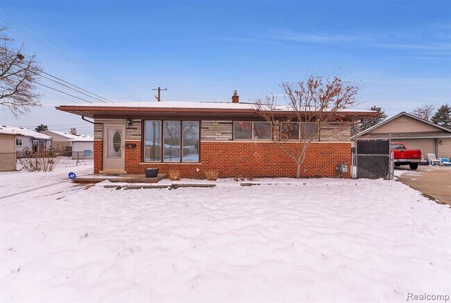 Photo - 32658 Kathryn St