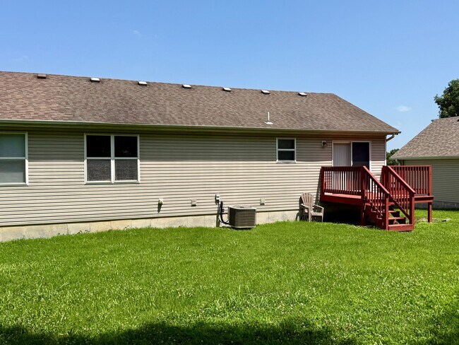 Photo - 210 Forest Ln