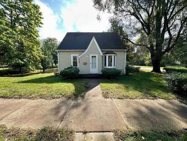 Photo - 3 bed, 1.5 bath home for rent in Waterloo