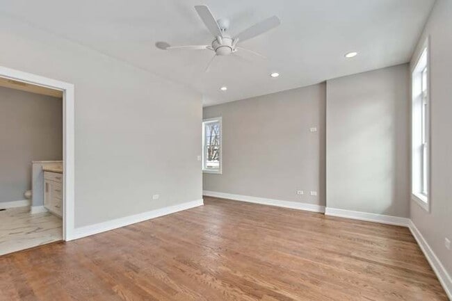 Master Bedroom - 4714 S Calumet Ave Unit 2