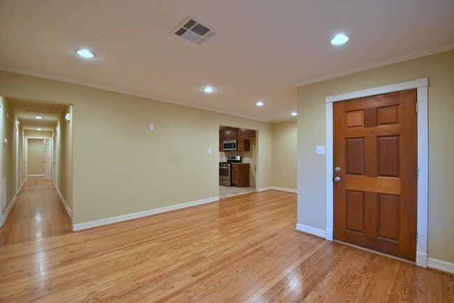 Photo - 10402 Chatterton Dr