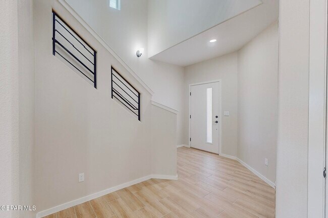 Photo - 516 Logwood Ave