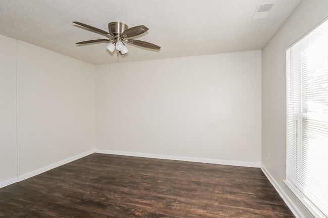 Photo - 3824 Windermere Rd