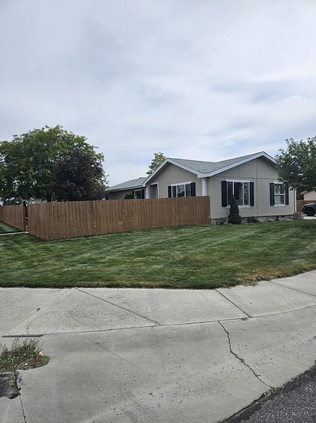 Photo - 1507 Erin Way