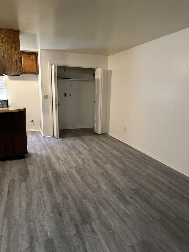 4809 Hahn Ave