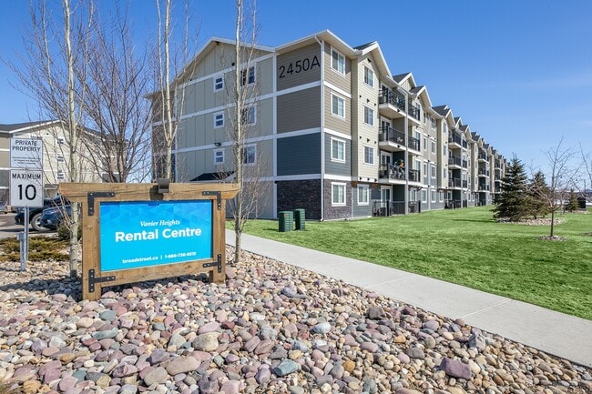 Building Photo - Vanier Heights