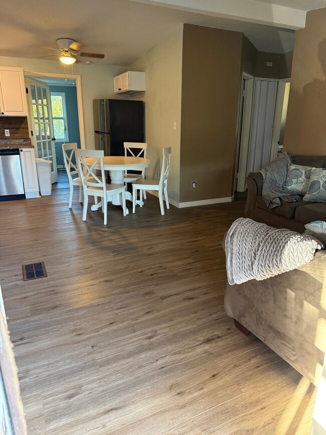 Photo - 10495 118th Ave