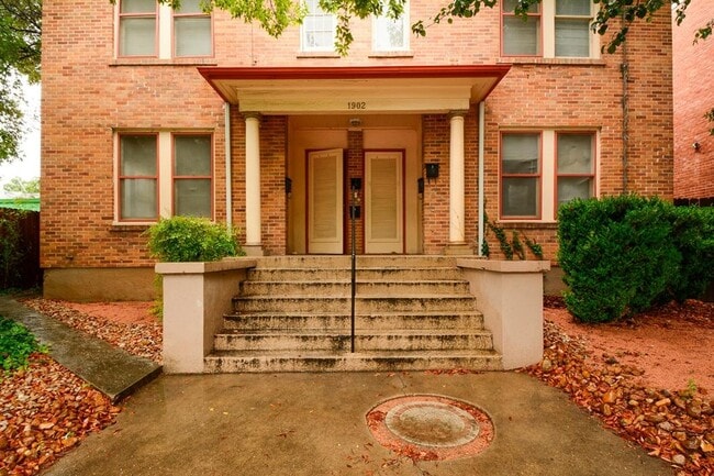 Building Photo - 1902 Nueces St Unit E