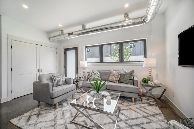 Photo - 560/562 Cleveland St Unit 560 Cleveland St