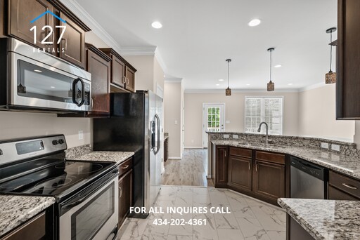 Photo - Luxury Townhome for Rent in Timberlake – 4...