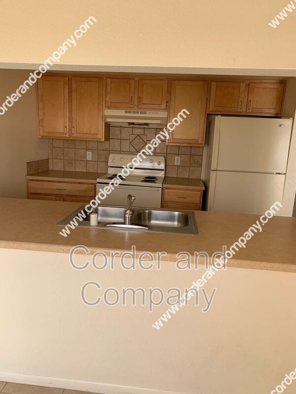 Photo - 13226 Candelaria Rd NE