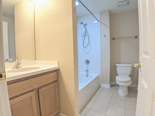 Photo - 601 W Rand Rd