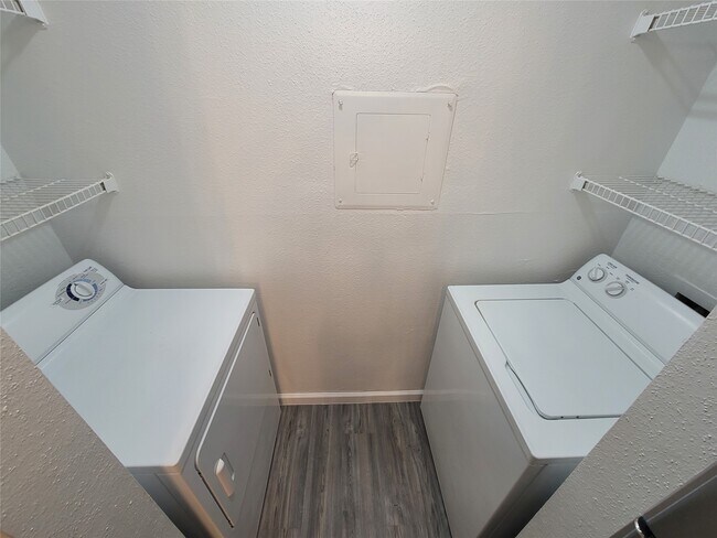 Building Photo - 2701 W Bellfort Ave Unit 1407 Rental