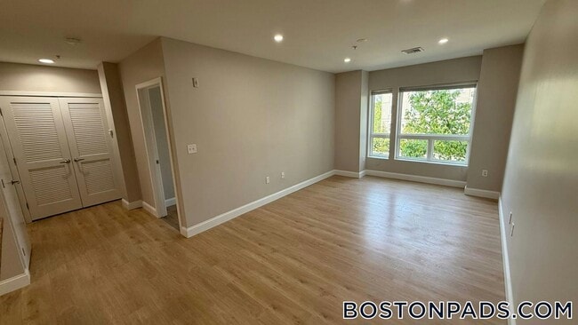 Photo - 75 S Main St Unit 209