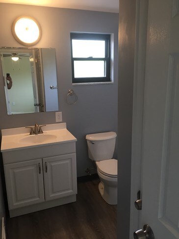 Bathroom - 3139 Glendale Ave Unidad 2