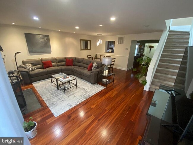 Photo - 2104 Seneca Run