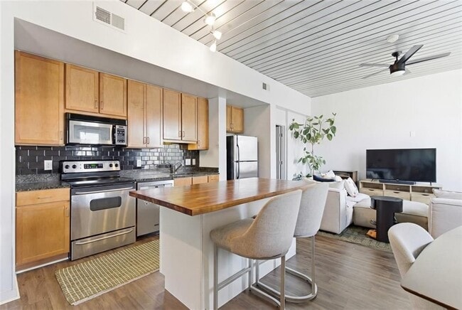 Photo - 620 Glen Iris Dr NE Unit 523