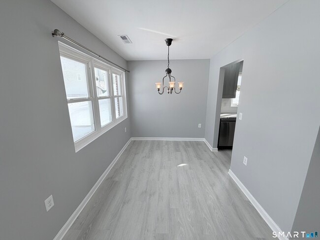 Photo - 43 Southwind Ln