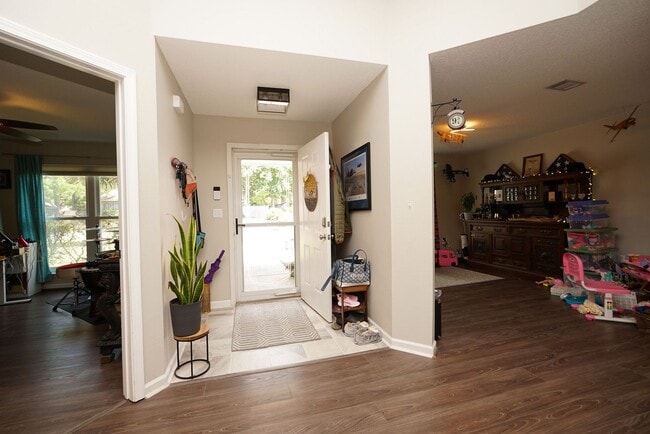 Photo - Lovely home for rent in the Sailboat Cove neighborhood of Bluewater Bay